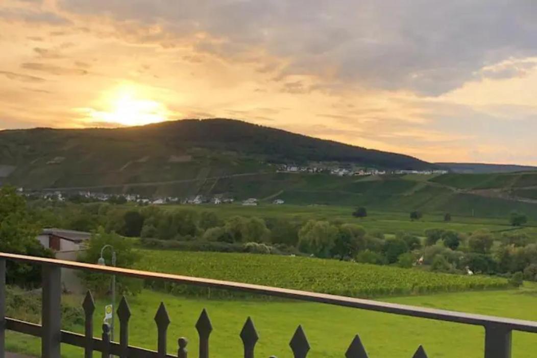 The Old Gemeinde House By The Mosel River 브라운버그 외부 사진